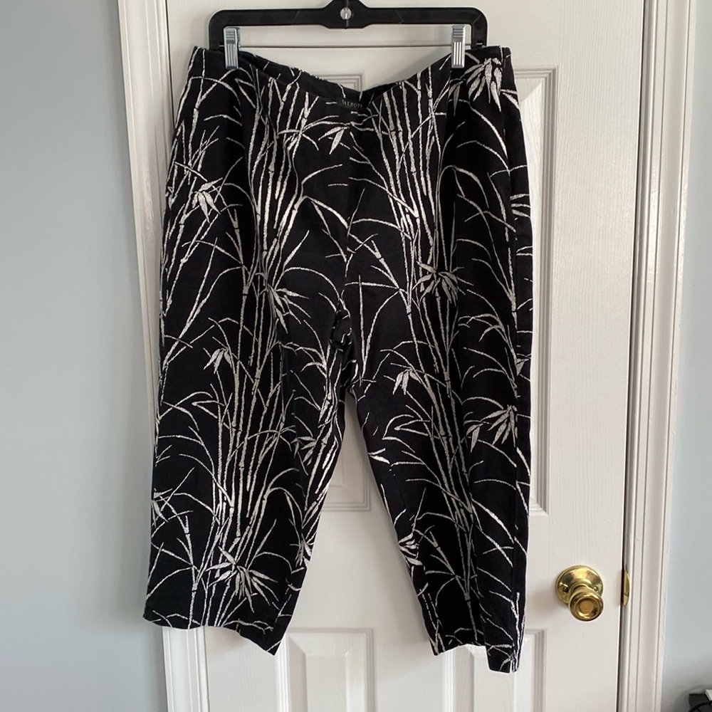 Talbots Black & White Bamboo Printed Capris Crop Pants Size 16W Petite
